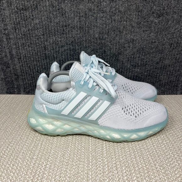 Athletic_Shoes